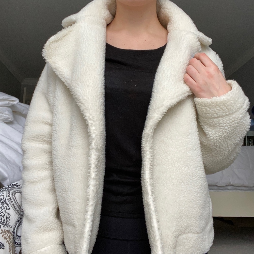 🤍White Fluffy Jacket